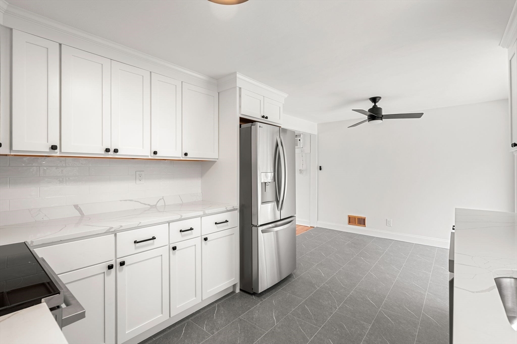 15 Phillip Road Billerica, MA 01821 - Photo 8 of 36