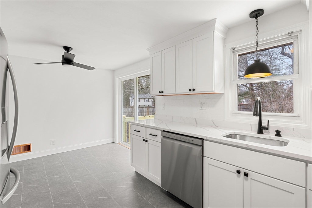 15 Phillip Road Billerica, MA 01821 - Photo 9 of 36