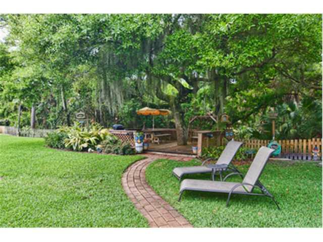 8904 Southwest Cherry Lane Stuart, FL 34997 - Photo 5 of 25 Gallery Image 5
