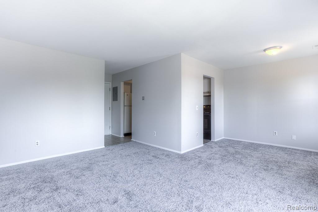 31993 West 12 Mile Road, Unit 303 Farmington Hills, MI 48334 - Photo 7 of 18