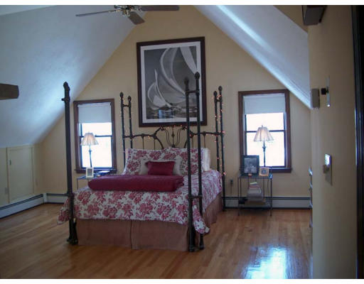 18 Lafayette Road Hull, MA 02045 - Photo 4 of 6 Gallery Image 4