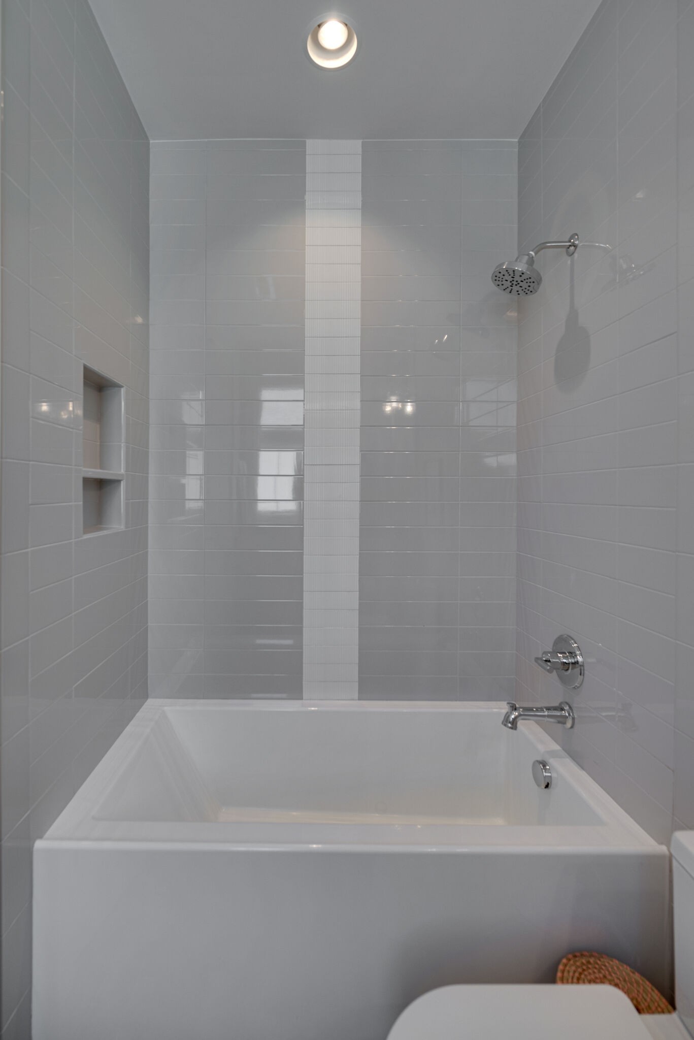 3503 Robin Road Nashville, TN 37204 - Photo 43 of 56 a bathroom with a bathtub
