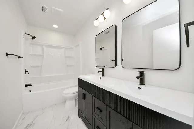 $255,000 | 3305 Avenue R, Rosenberg, TX 77471