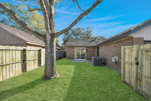 $255,000 | 3305 Avenue R, Rosenberg, TX 77471