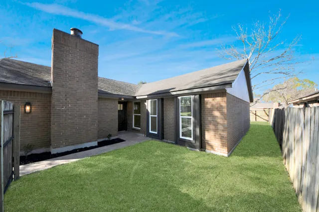 $255,000 | 3305 Avenue R, Rosenberg, TX 77471