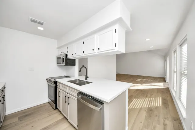 $255,000 | 3305 Avenue R, Rosenberg, TX 77471