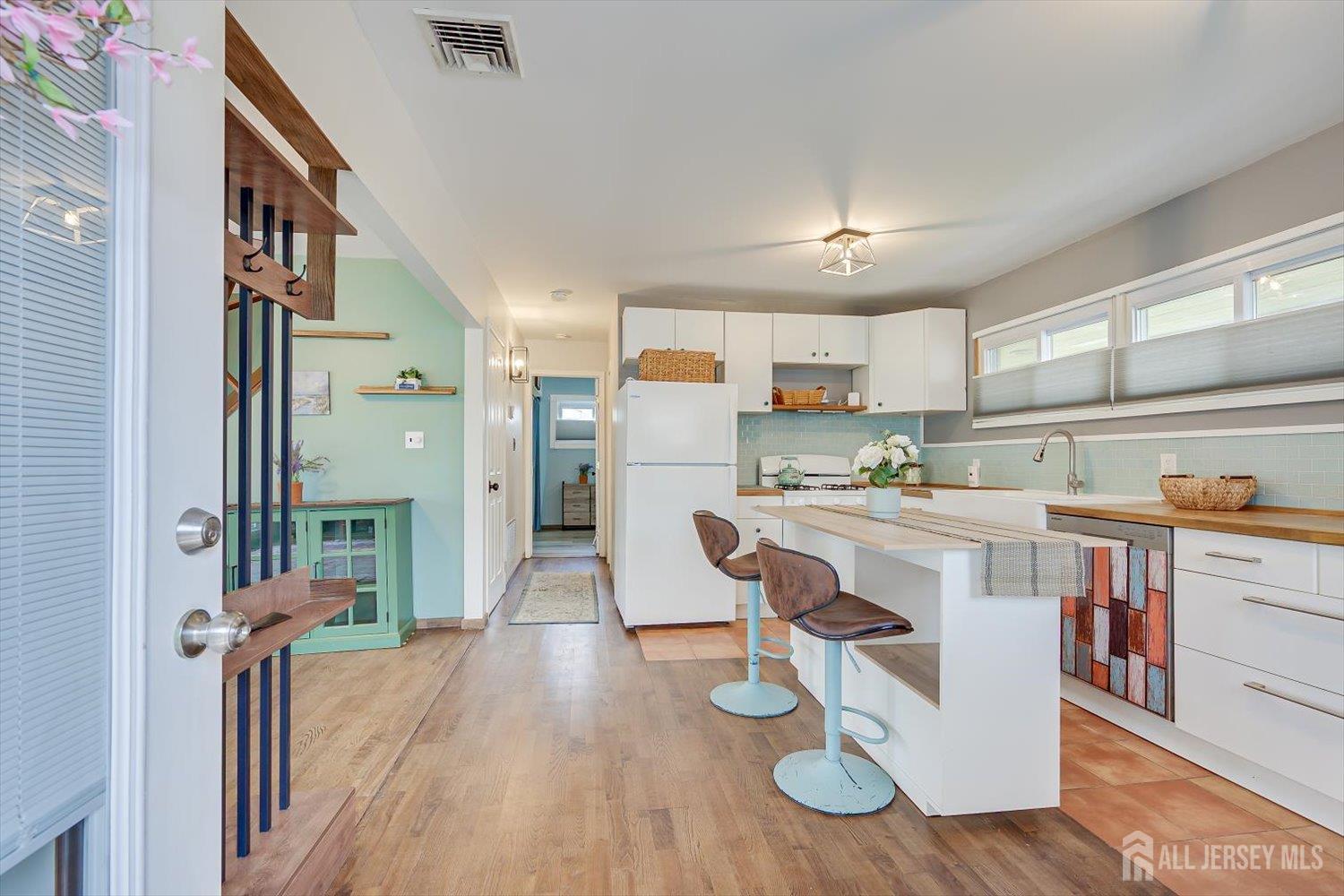 138 Woodland Road Piscataway, NJ 08854 - Photo 13 of 47