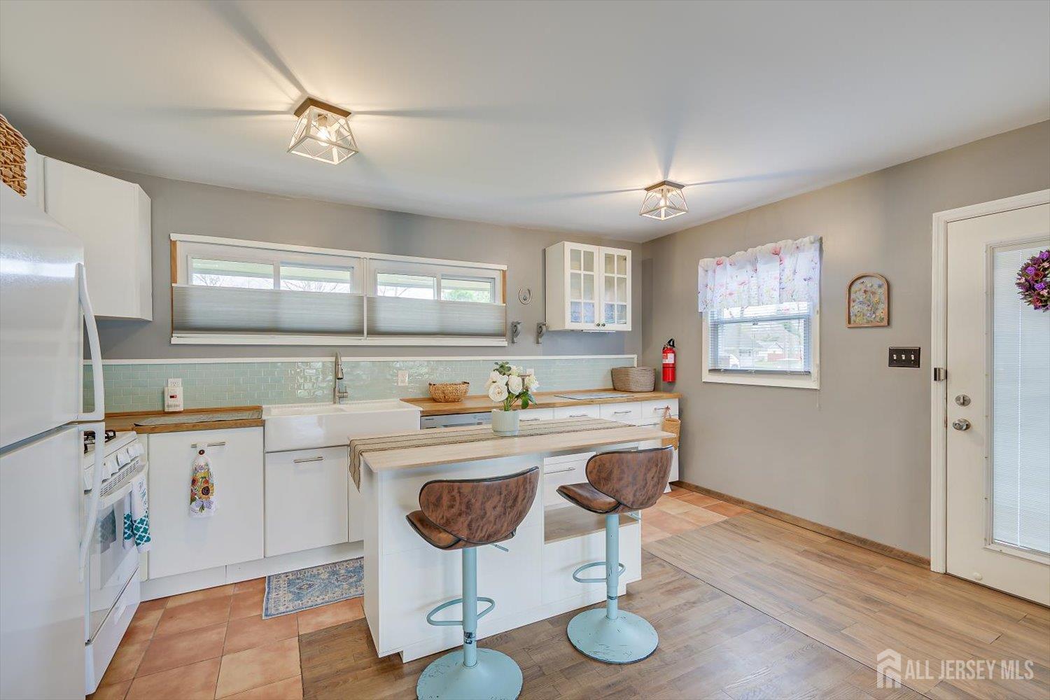 138 Woodland Road Piscataway, NJ 08854 - Photo 19 of 47