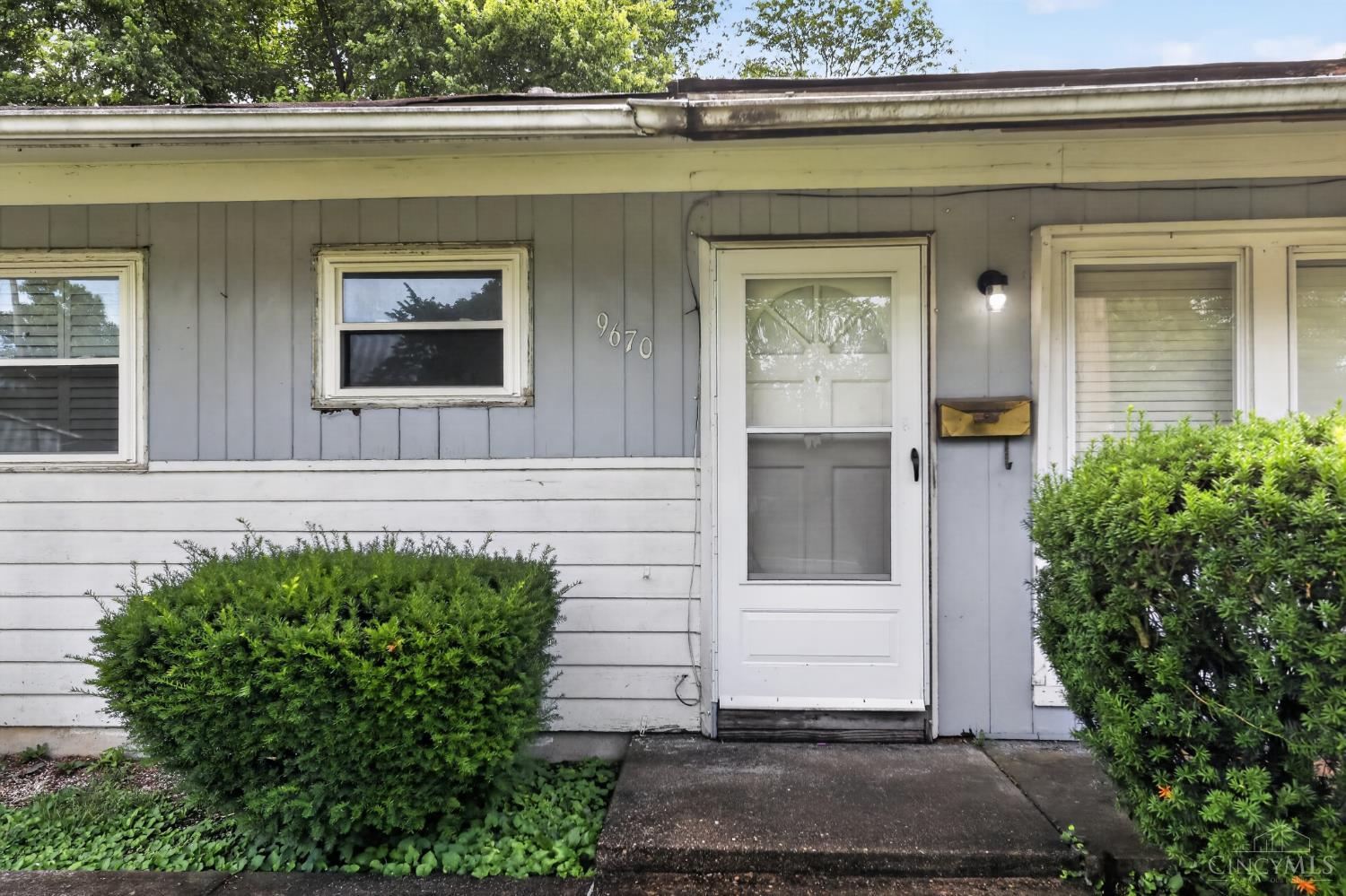 9670 Pippin Road Cincinnati, OH 45231 - Photo 4 of 30