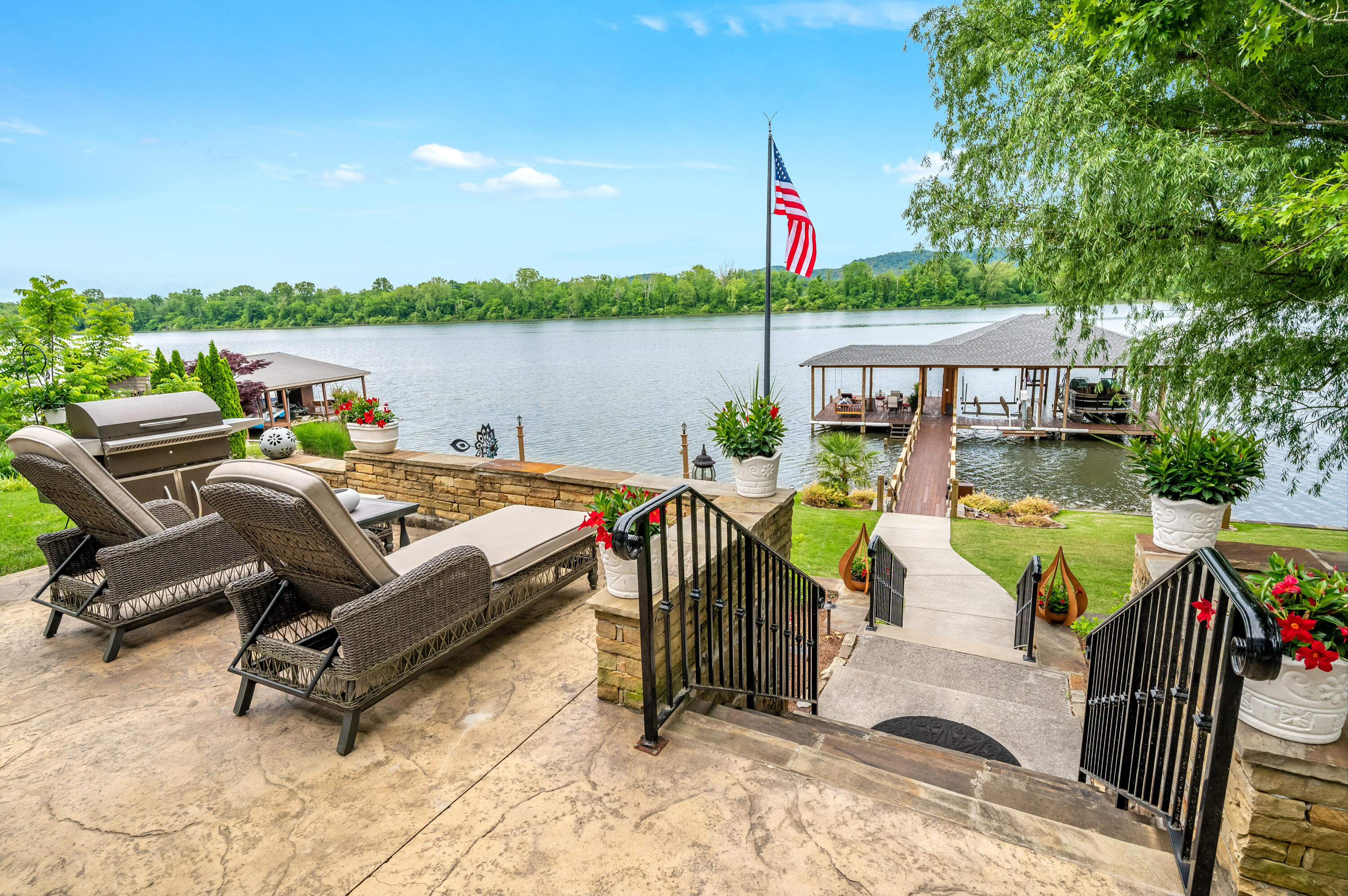 1059 Hiwassee Circle Decatur, TN 37322 - Photo 4 of 69 1059_Hiwassee_Cir_0022
