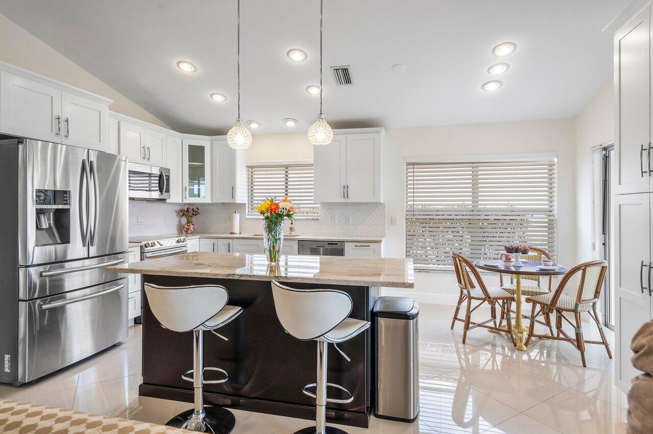22562 Esplanada Drive Boca Raton, FL 33433 - Photo 11 of 45 kitchen