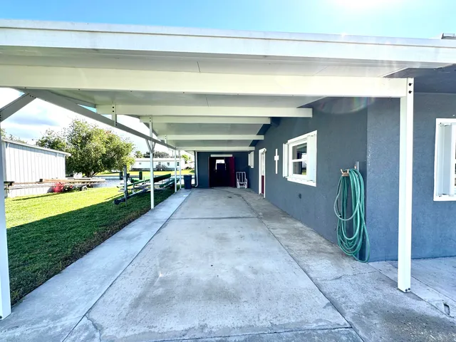 a view of outdoor space with porch and entertaining space