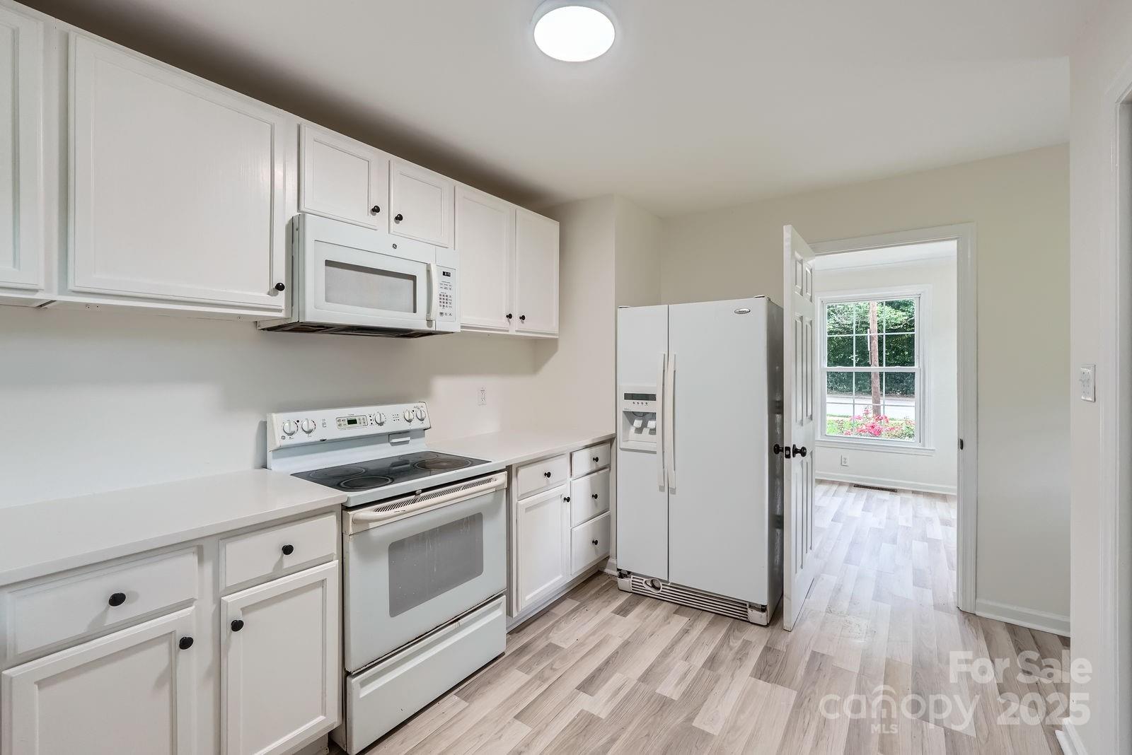 1224 East Woodlawn Road Charlotte, NC 28209 - Photo 12 of 47