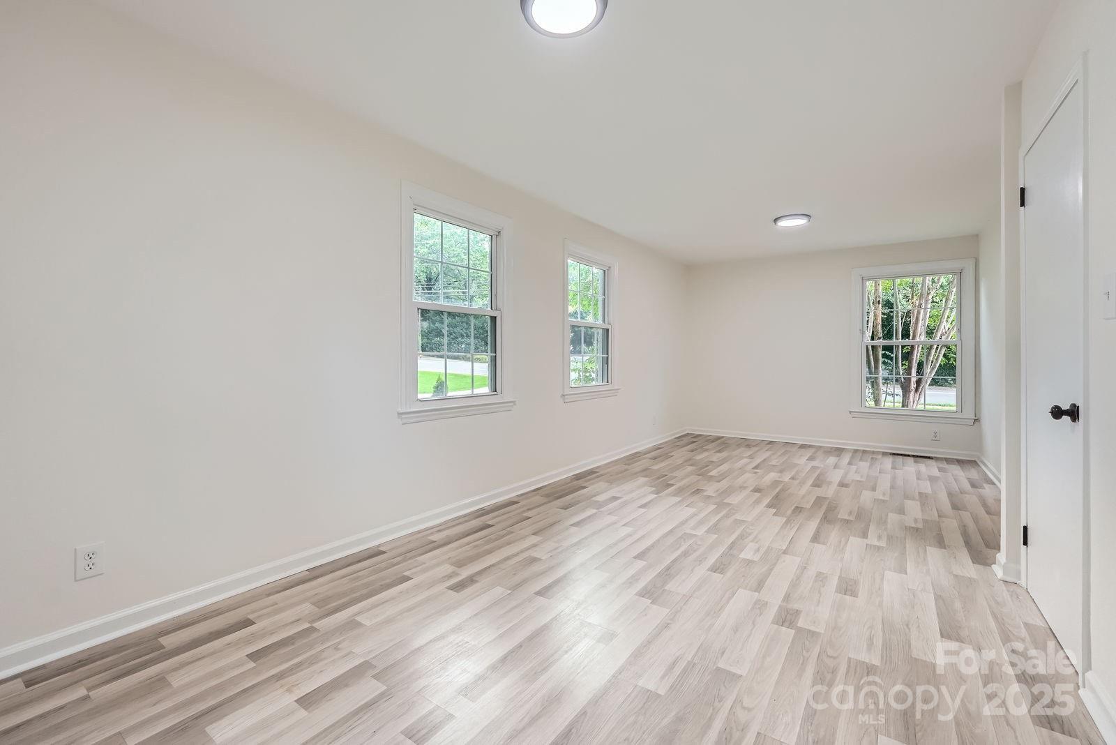 1224 East Woodlawn Road Charlotte, NC 28209 - Photo 16 of 47