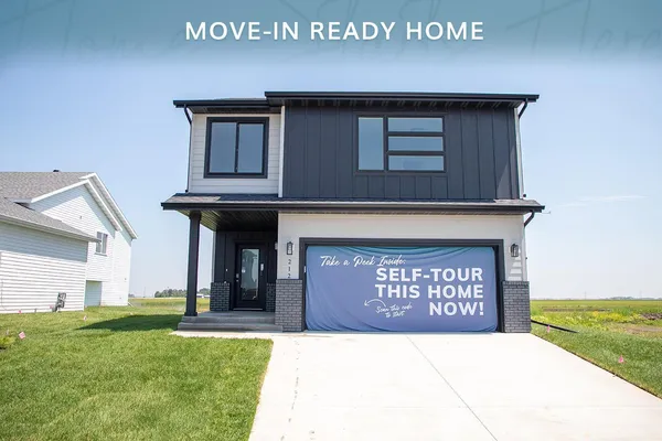 $389,999 | 212 Lionheart Drive, Horace, ND 58047