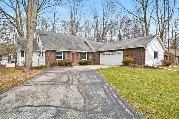 $285,000 | 12788 South Basell Drive, Hemlock, MI 48626