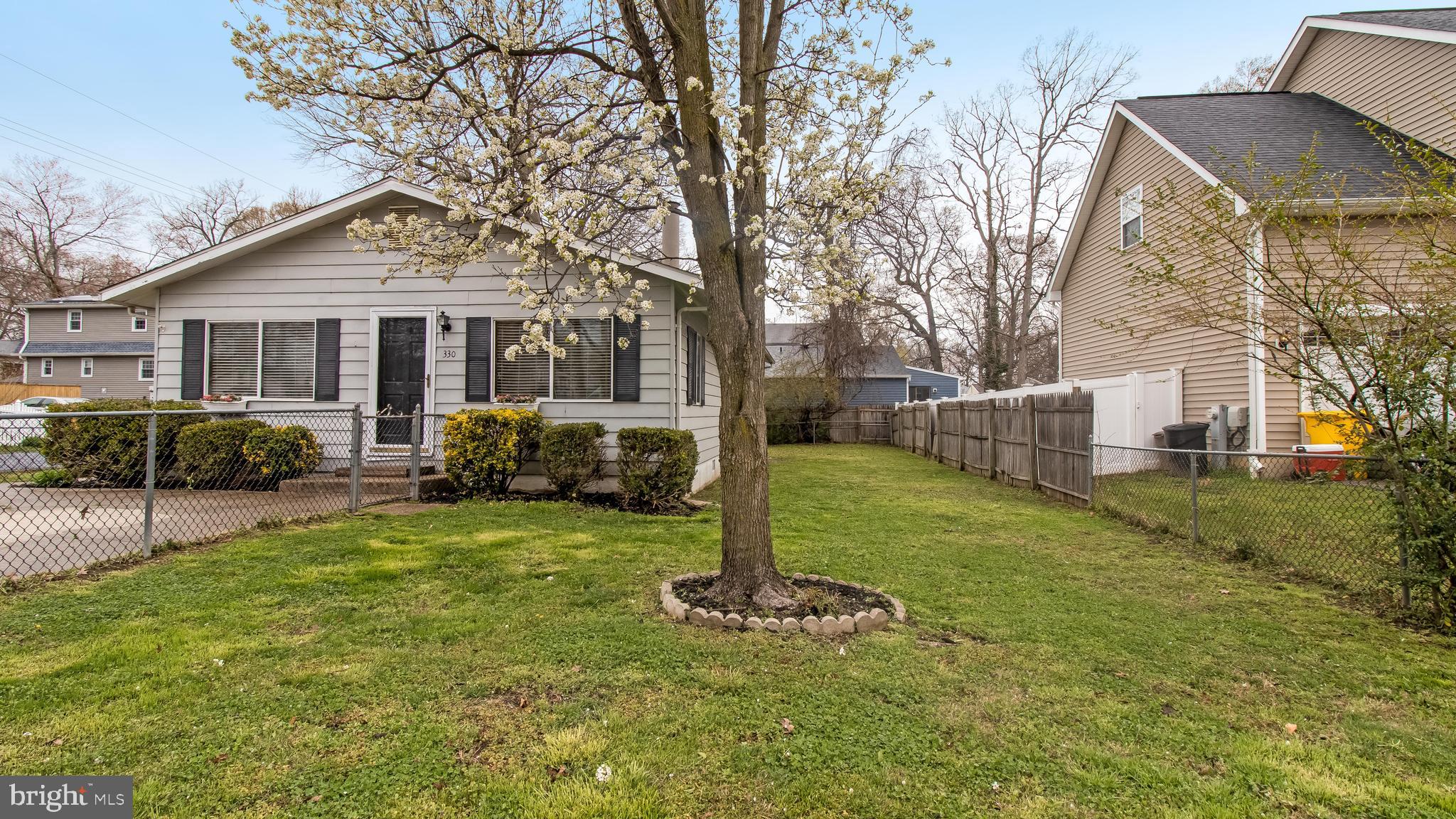 330 Salisbury Road Edgewater, MD 21037 - Photo 3 of 36