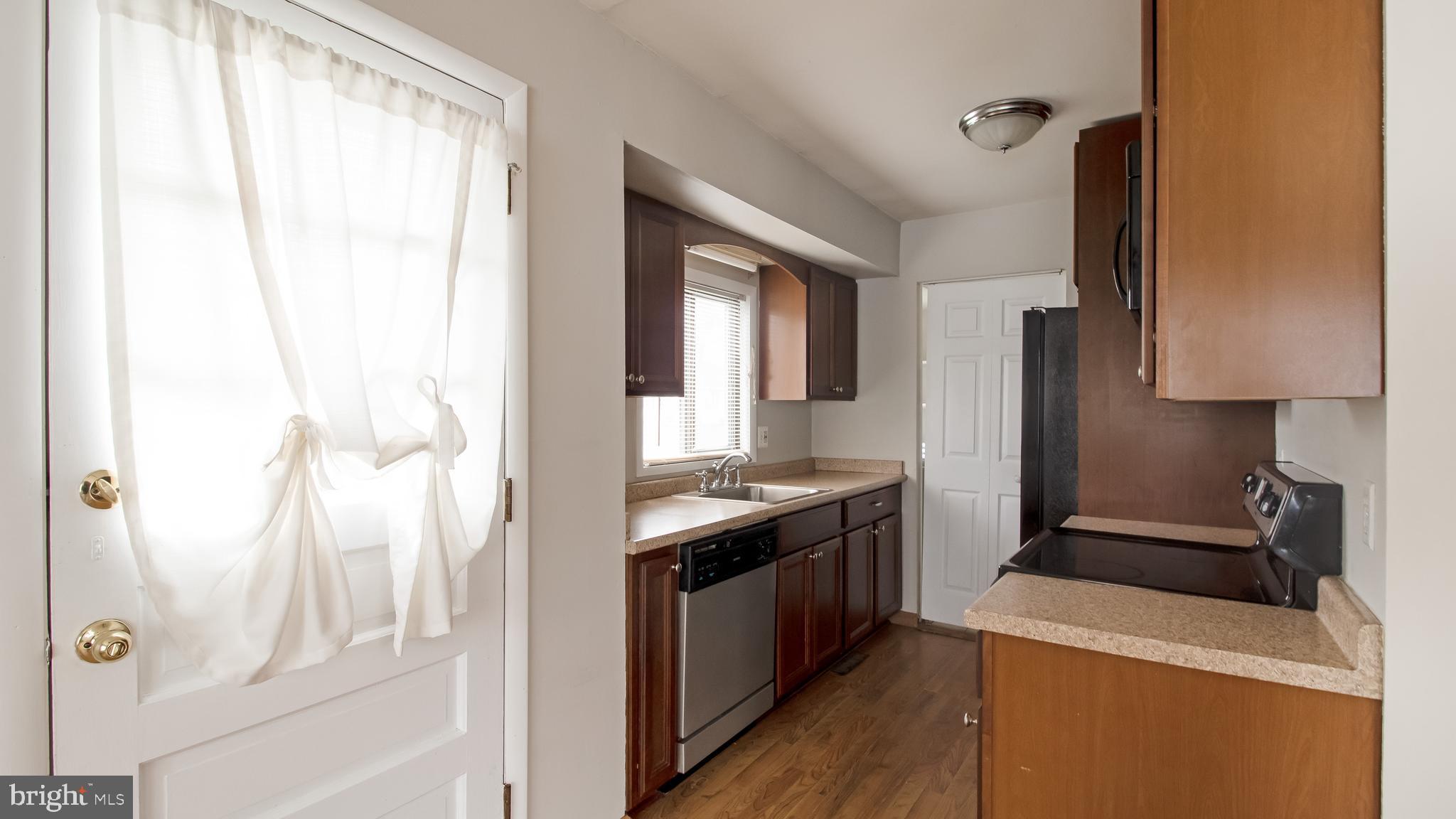 330 Salisbury Road Edgewater, MD 21037 - Photo 6 of 36