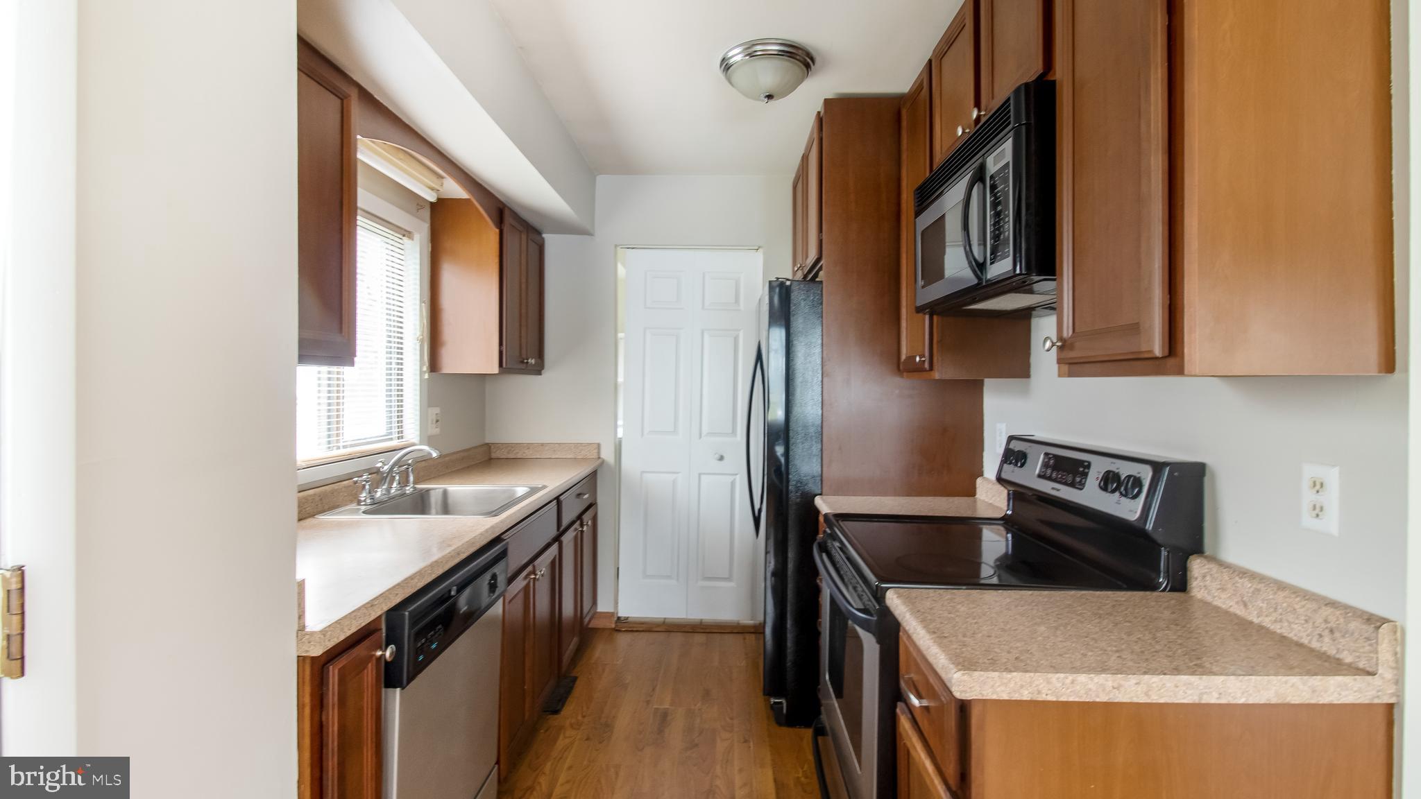 330 Salisbury Road Edgewater, MD 21037 - Photo 7 of 36