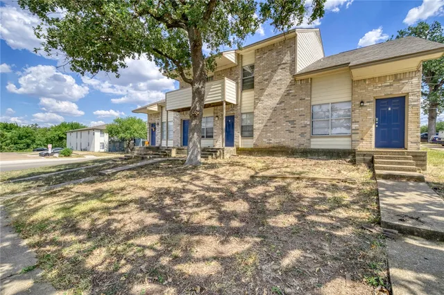 $1,075 | 910 Spring Loop, Unit B, College Station, TX 77840