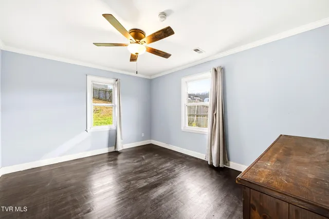 $249,900 | 200 Independence Avenue, Mount Carmel, TN 37645