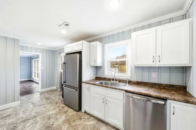 $234,999 | 200 Independence Avenue, Mount Carmel, TN 37645