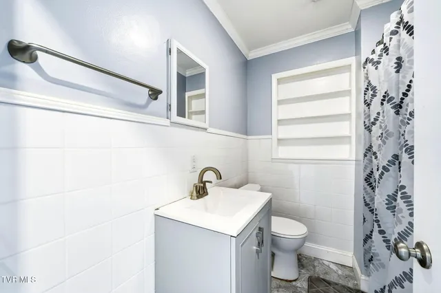 $249,900 | 200 Independence Avenue, Mount Carmel, TN 37645