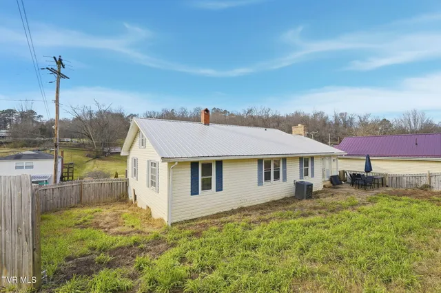 $234,999 | 200 Independence Avenue, Mount Carmel, TN 37645