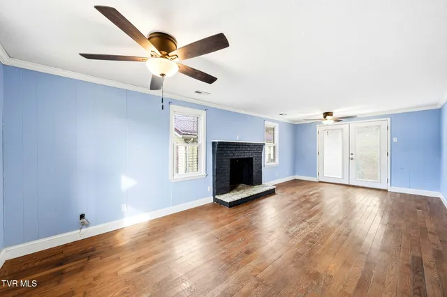 $234,999 | 200 Independence Avenue, Mount Carmel, TN 37645