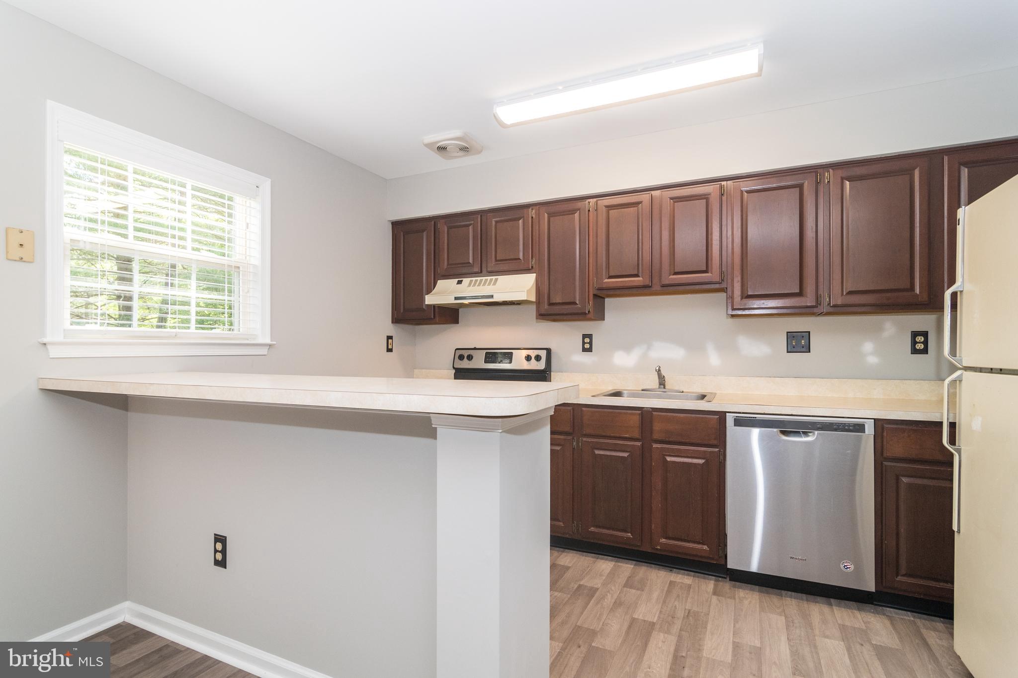 67 Charing Cross Road, Unit 34 Doylestown, PA 18901 - Photo 11 of 31 Eat-In Kitchen