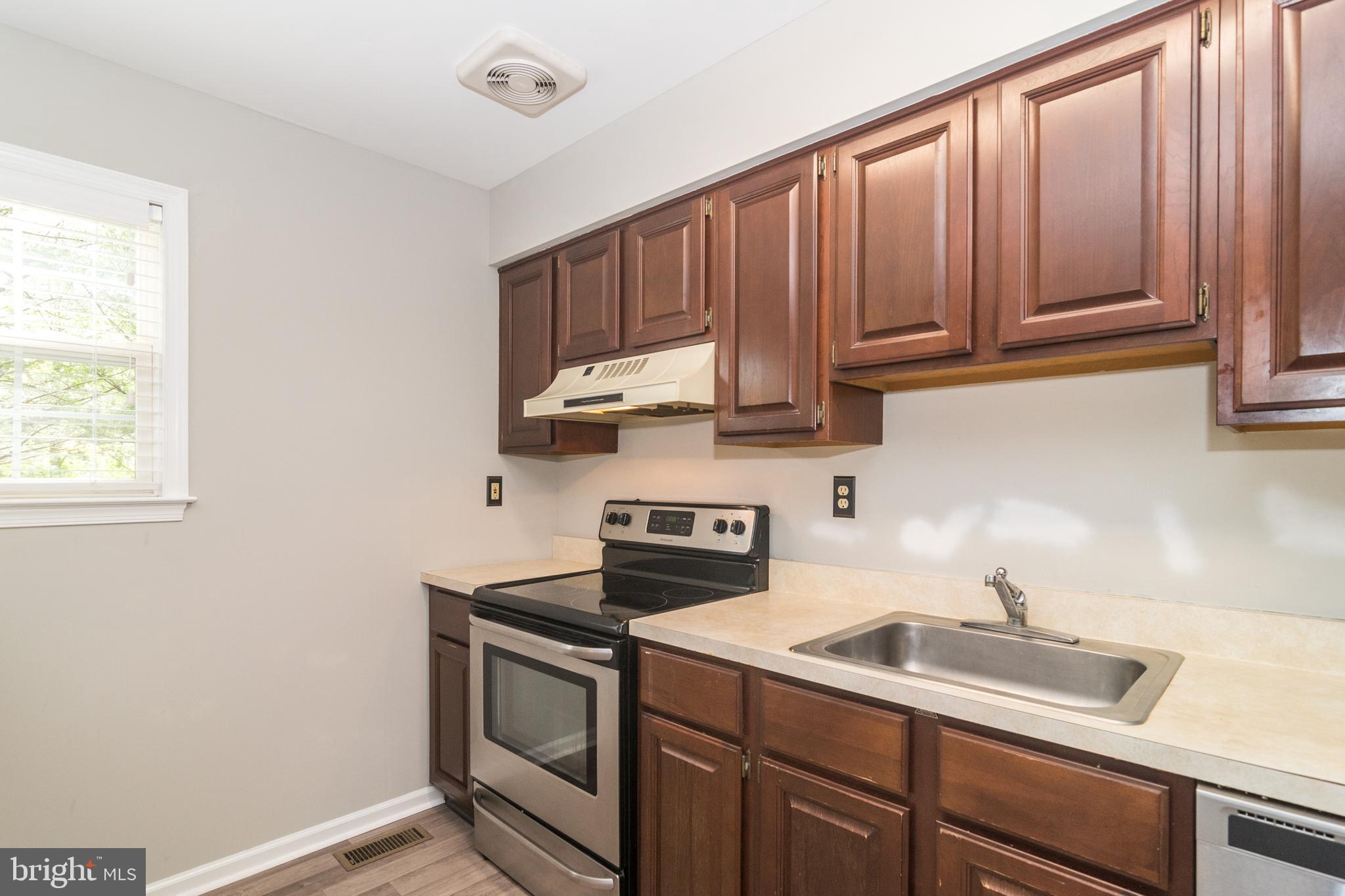 67 Charing Cross Road, Unit 34 Doylestown, PA 18901 - Photo 9 of 31 Eat-In Kitchen