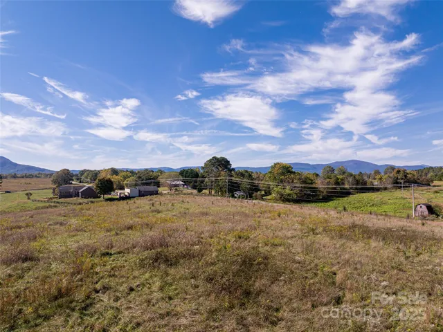 a view of an outdoor space