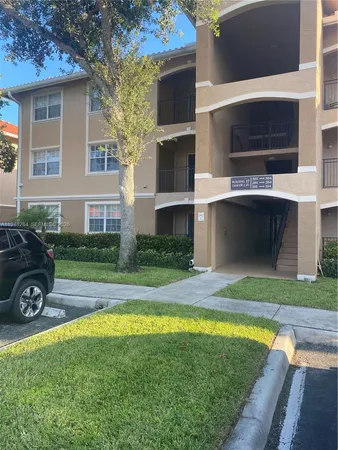 $327,000 | 11630 Southwest 2nd Street, Unit 17101, Pembroke Pines, FL 33025