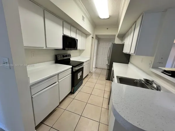 $327,000 | 11630 Southwest 2nd Street, Unit 17101, Pembroke Pines, FL 33025