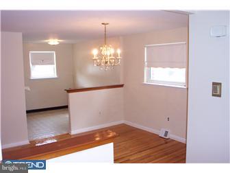 134 Ridgefield Road Philadelphia, PA 19154 - Photo 5 of 8 Dining Room