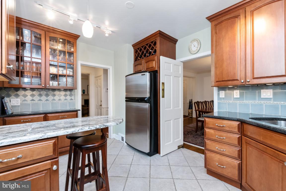 111 St Dunstans Road Baltimore, MD 21212 - Photo 12 of 40