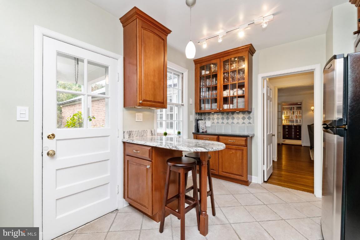 111 St Dunstans Road Baltimore, MD 21212 - Photo 13 of 40