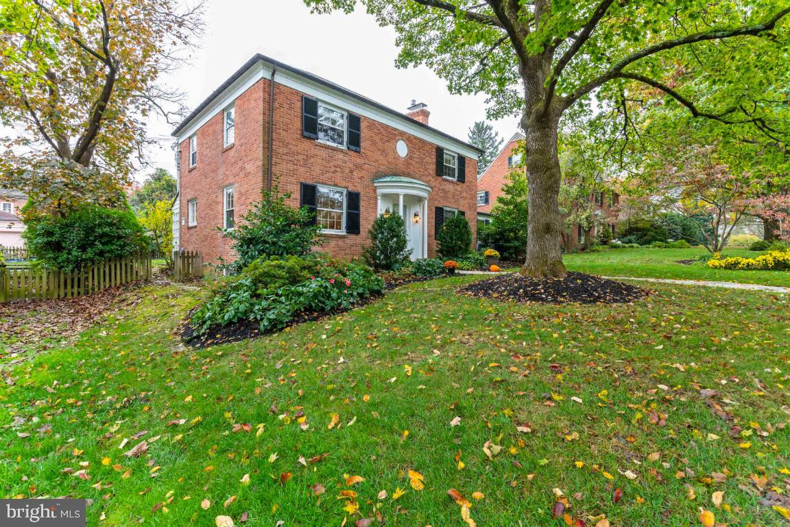 111 St Dunstans Road Baltimore, MD 21212 - Photo 4 of 40