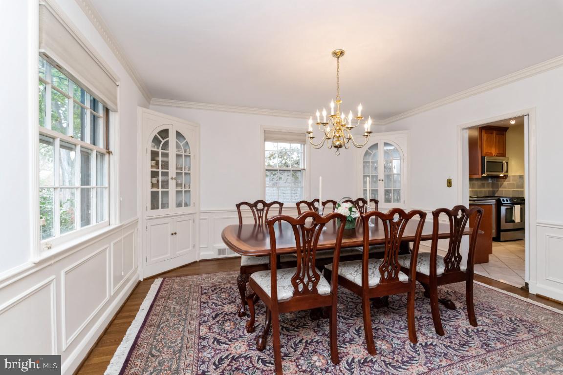 111 St Dunstans Road Baltimore, MD 21212 - Photo 6 of 40