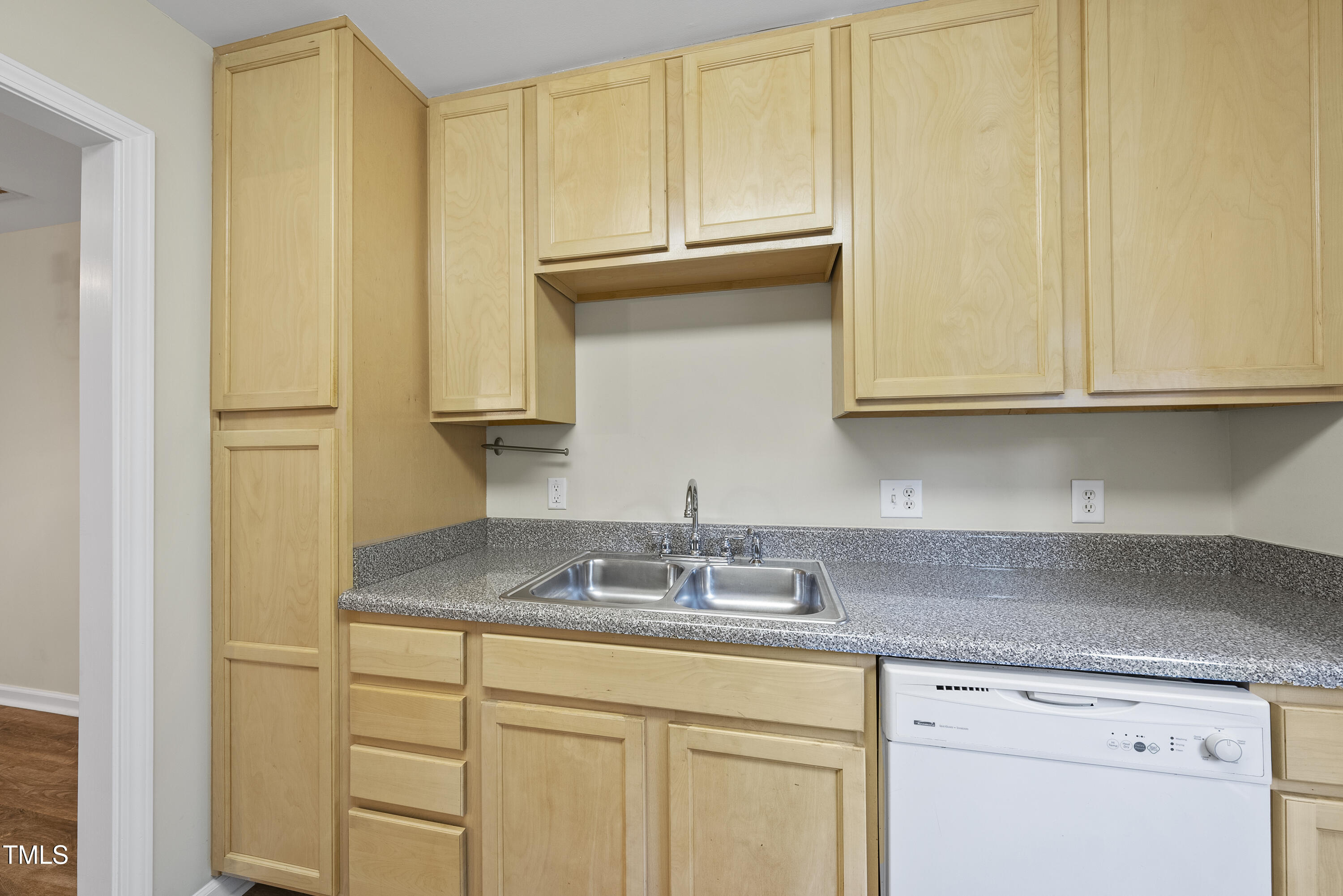 10132 Blackwell Drive Raleigh, NC 27617 - Photo 13 of 29 DSC02539