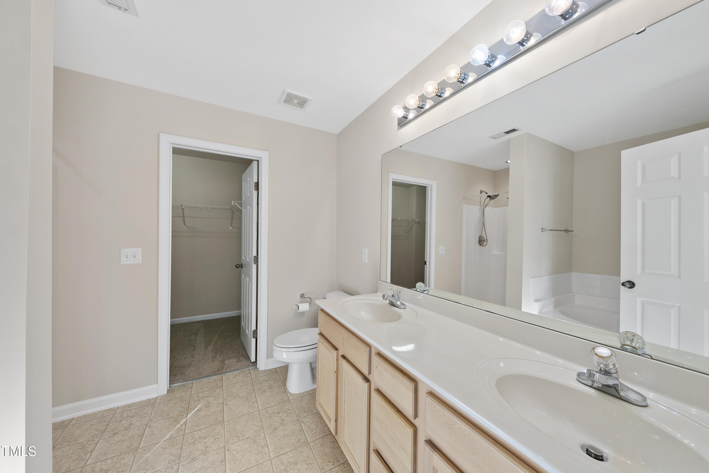 10132 Blackwell Drive Raleigh, NC 27617 - Photo 22 of 29 DSC02572