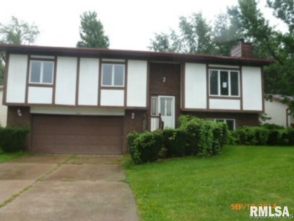 946 South Green Meadow Drive Decatur, IL 62521 - Photo 1 of 14