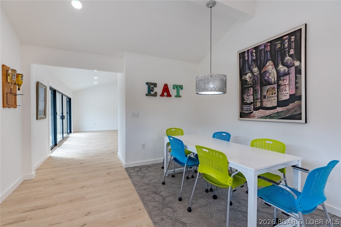 131 Frudeger Road Lake Ozark, MO 65049 - Photo 14 of 78 Seating for 6