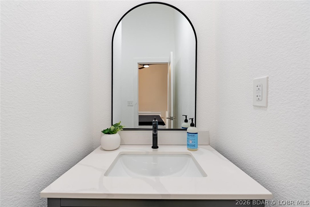 131 Frudeger Road Lake Ozark, MO 65049 - Photo 27 of 78 Main floor suite bath