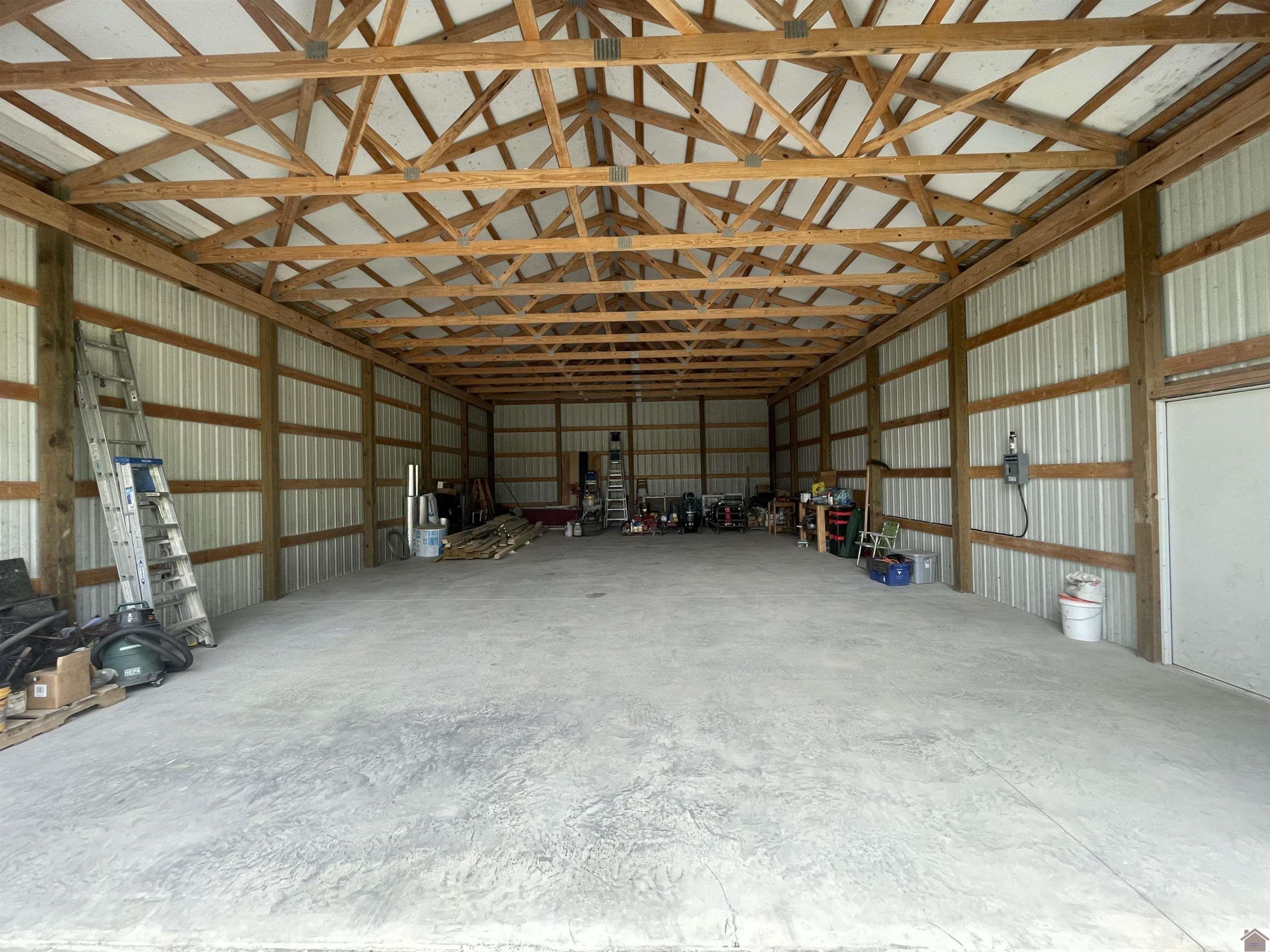 782 Bid Southern Road Tiline, KY 42083 - Photo 22 of 47 Pole Barn interior