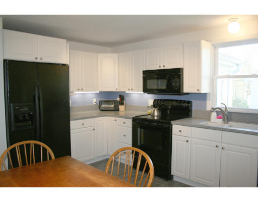 10 Paul Street Canton, MA 02021 - Photo 4 of 10 Gallery Image 4