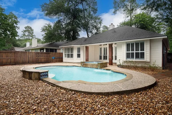 $3,500 | 203 South Brooksedge Circle, The Woodlands, TX 77382