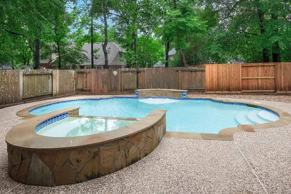 $3,500 | 203 South Brooksedge Circle, The Woodlands, TX 77382