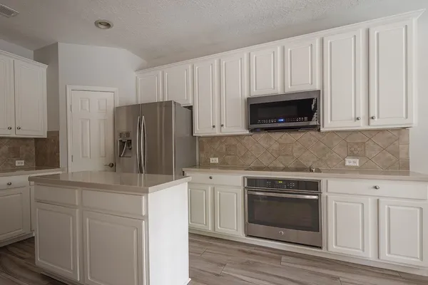 $3,500 | 203 South Brooksedge Circle, The Woodlands, TX 77382