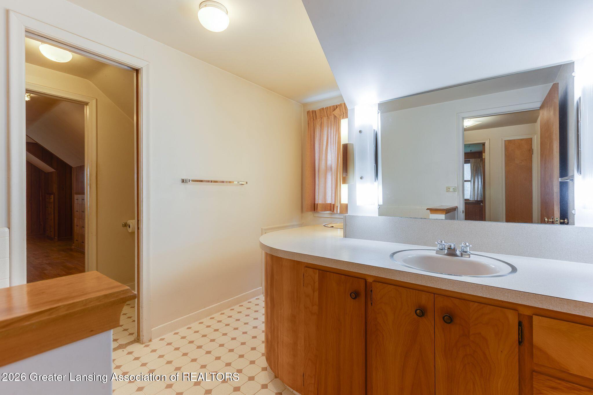 690 Okemos Road Mason, MI 48854 - Photo 40 of 85 vQEB7JZA